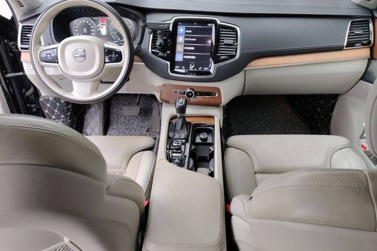 Used Volvo XC90 2015 T6 Prestige 7-Seater Center Console