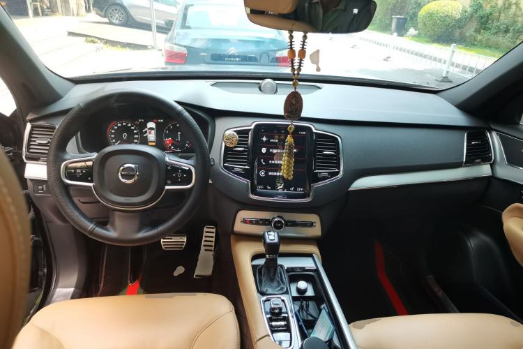 Used Volvo XC90 2015 T6 Zhiyi Edition 7-Seater Center Console
