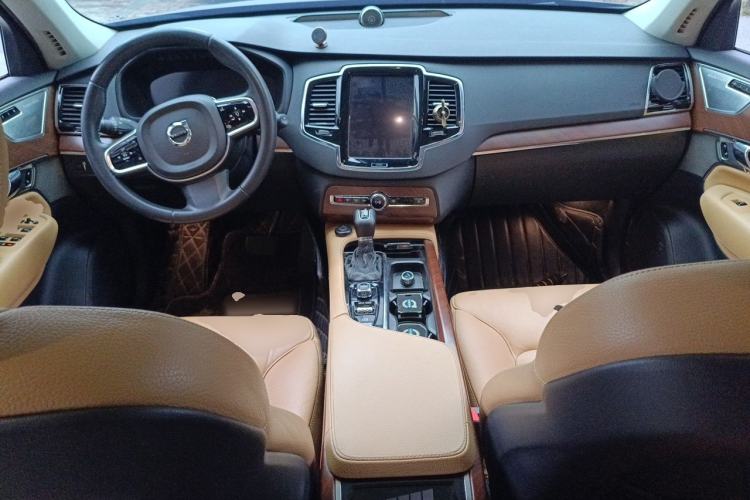 Used Volvo XC90 2015 T6 Zhiyi Edition 7-Seater Center Console