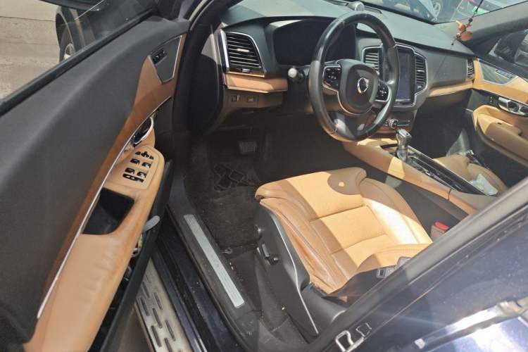 Used Volvo XC90 2015 T6 Prestige 7-Seater Driver Seat