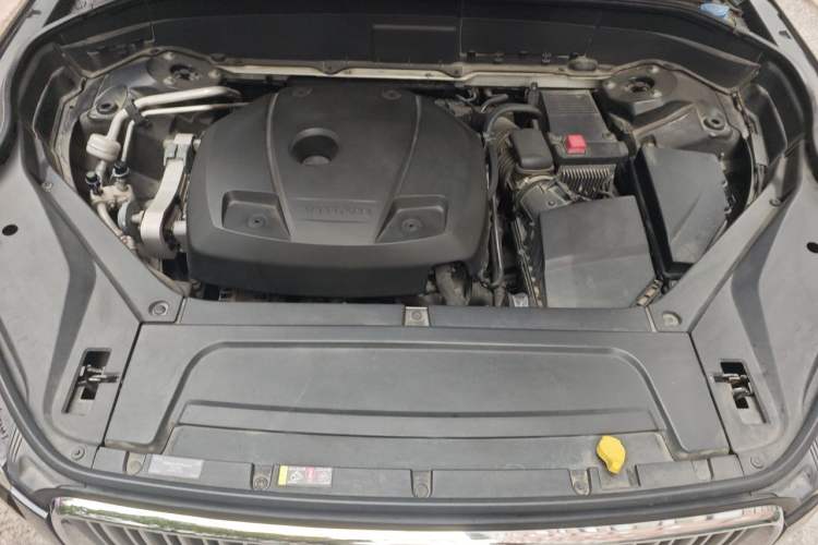 Used Volvo XC90 2015 T6 Zhiya Edition 7-seater Engine Bay