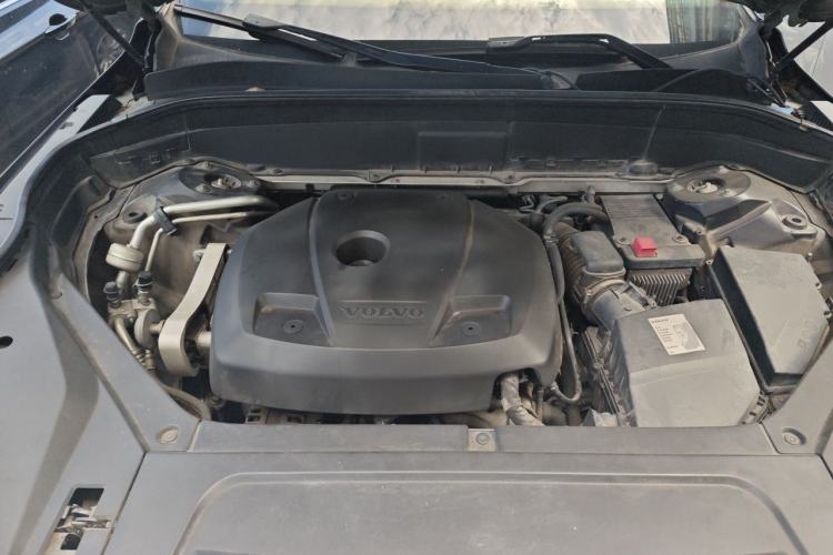 Used Volvo XC90 2015 T6 Prestige 7-Seater Engine Bay