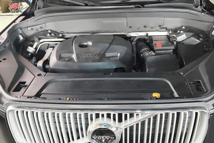 Used Volvo XC90 2015 T6 Prestige 7-Seater Engine Bay