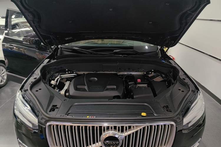Used Volvo XC90 2015 T6 Prestige 7-Seater Engine Bay