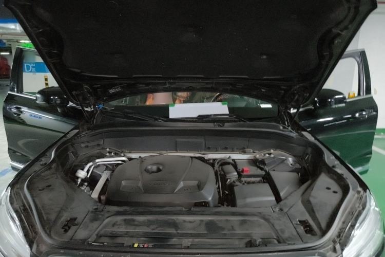 Used Volvo XC90 2015 T6 Limited Edition Engine Bay
