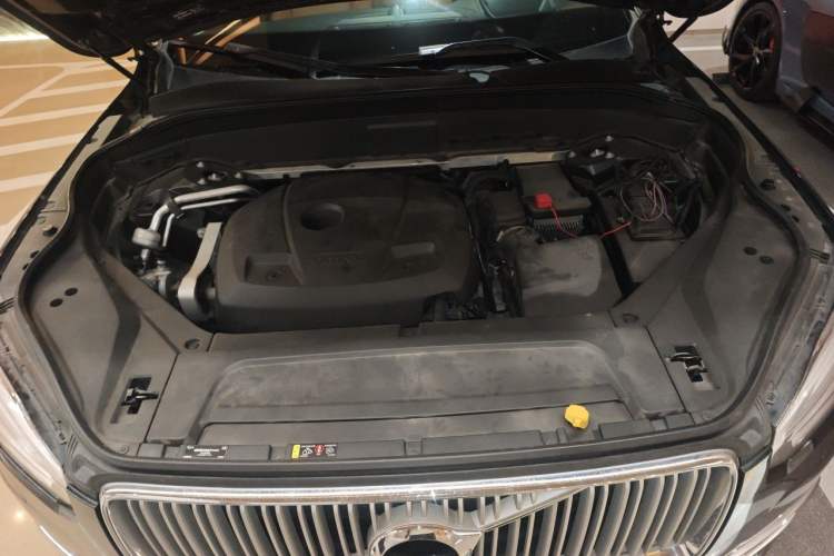 Used Volvo XC90 2015 T6 Prestige 7-Seater Engine Bay