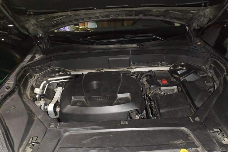 Used Volvo XC90 2015 T6 Zhiya Edition 7-seater Engine Bay