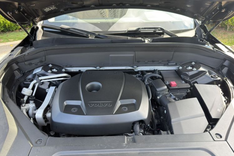 Used Volvo XC90 2015 T6 Zhiya Edition 7-seater Engine Bay