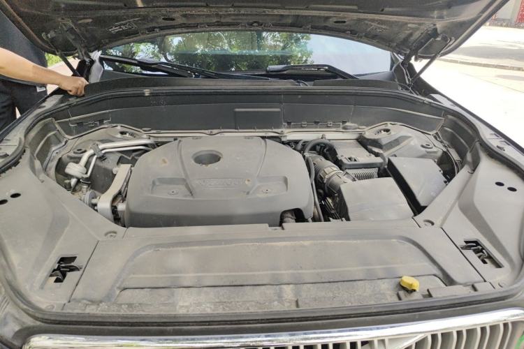 Used Volvo XC90 2015 T6 Zhiya Edition 7-seater Engine Bay