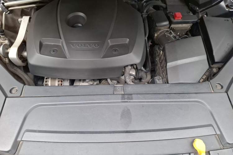 Used Volvo XC90 2015 T6 Zhiya Edition 7-seater Engine Bay