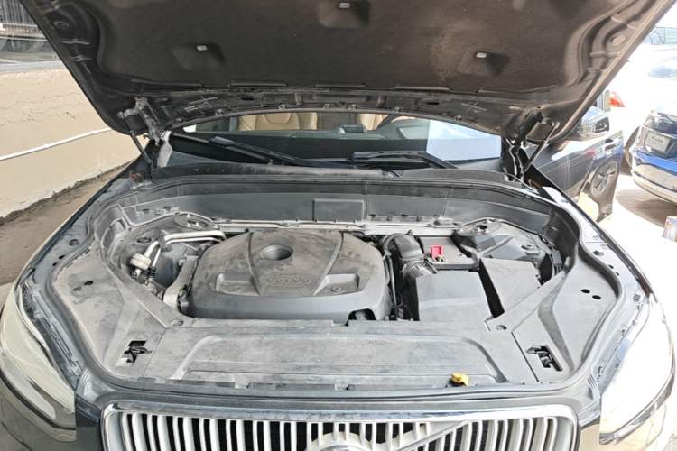 Used Volvo XC90 2015 T6 Prestige 5-seater Engine Bay