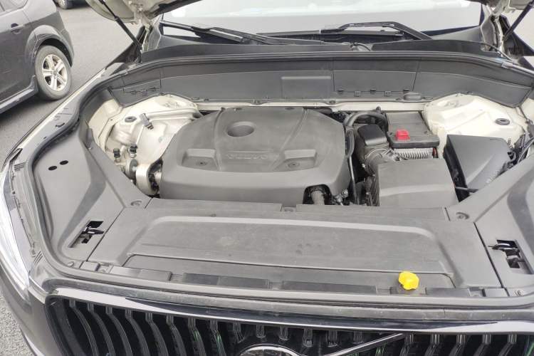 Used Volvo XC90 2015 T6 Zhiya Edition 7-seater Engine Bay