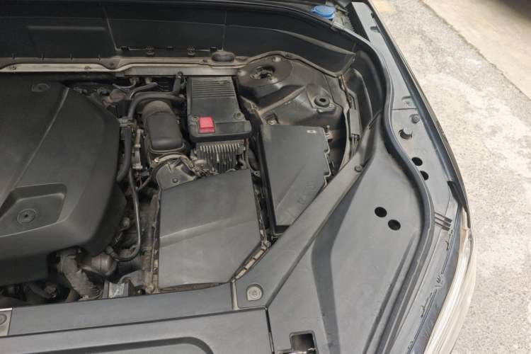 Used Volvo XC90 2015 T6 Zhiya Edition 7-seater Engine Bay Left
