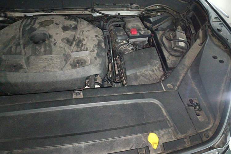 Used Volvo XC90 2015 T6 Prestige 7-Seater Engine Bay Left