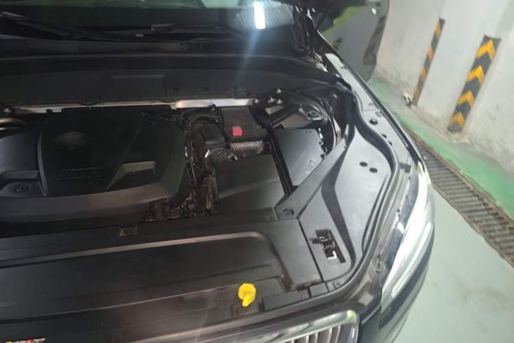Used Volvo XC90 2015 T6 Prestige 7-Seater Engine Bay Left