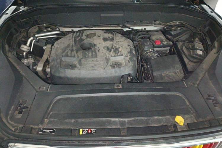 Used Volvo XC90 2015 T6 Prestige 7-Seater Engine Bay