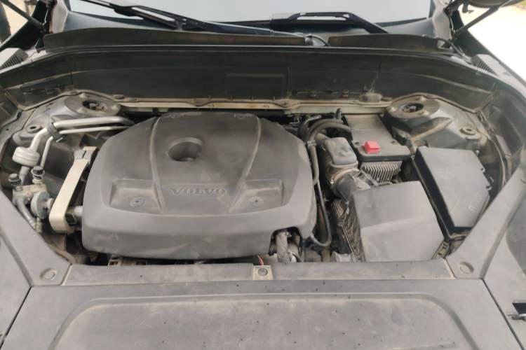 Used Volvo XC90 2015 T6 Zhiyi Edition 7-Seater Engine Bay