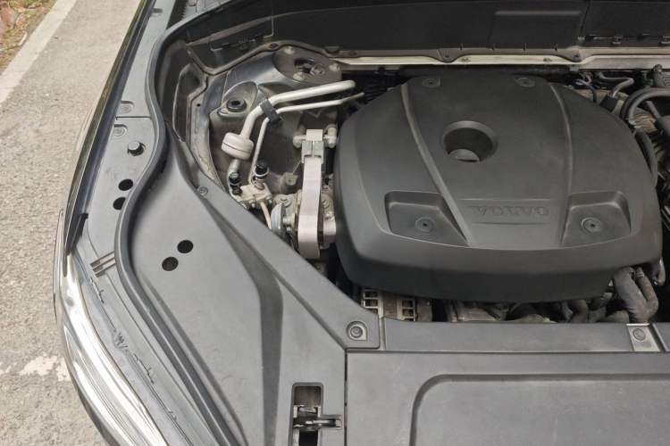 Used Volvo XC90 2015 T6 Zhiya Edition 7-seater Engine Bay Right