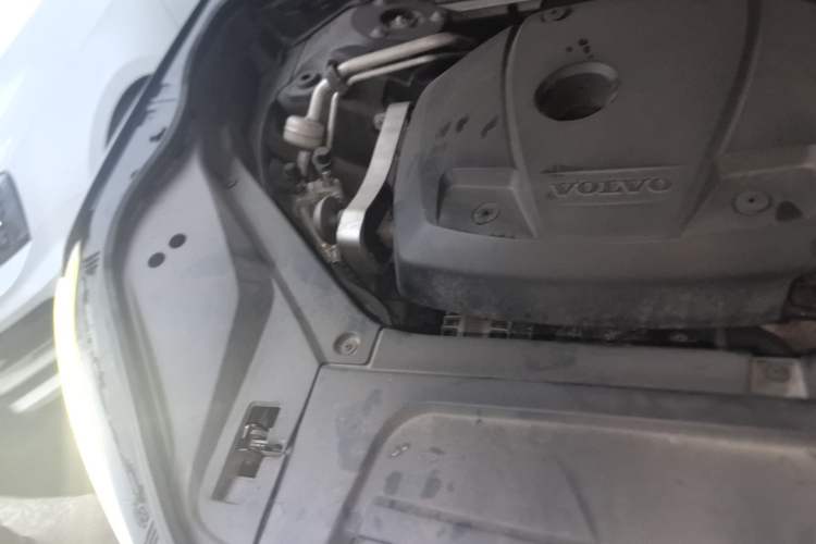 Used Volvo XC90 2015 T6 Zhiya Edition 7-seater Engine Bay Right