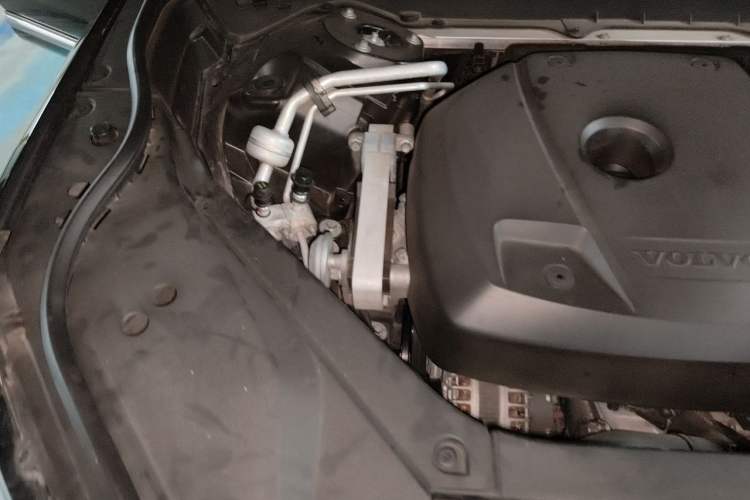 Used Volvo XC90 2015 T6 Limited Edition Engine Bay Right