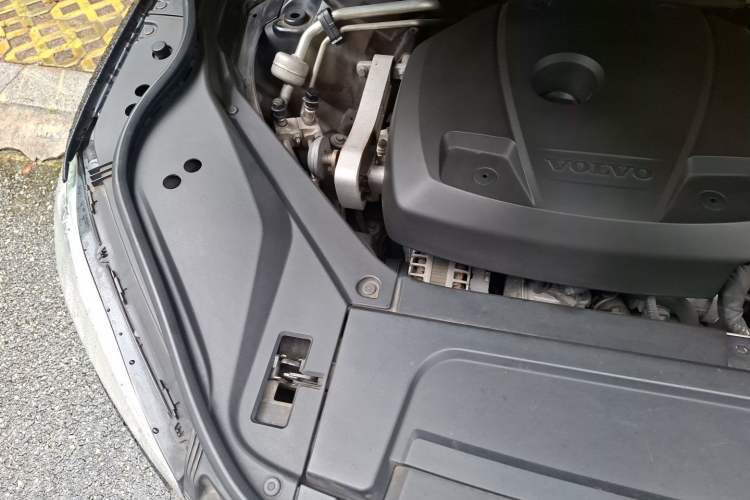 Used Volvo XC90 2015 T6 Zhiya Edition 7-seater Engine Bay Right