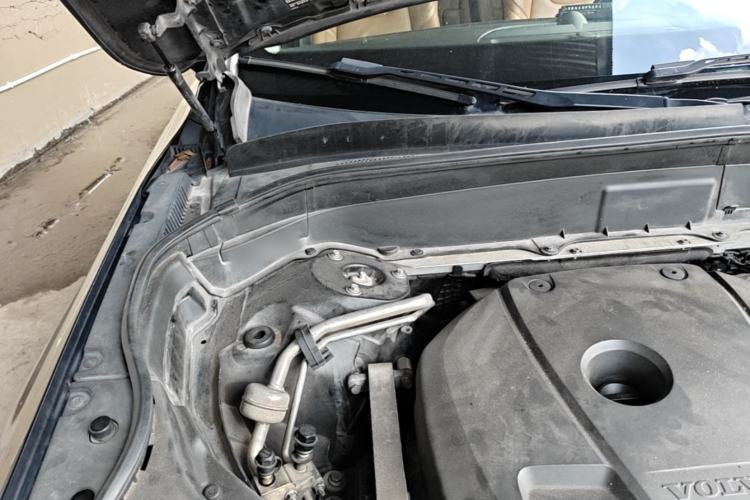 Used Volvo XC90 2015 T6 Prestige 5-seater Engine Bay Right