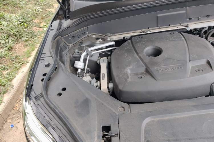 Used Volvo XC90 2015 T6 Prestige 7-Seater Engine Bay Right