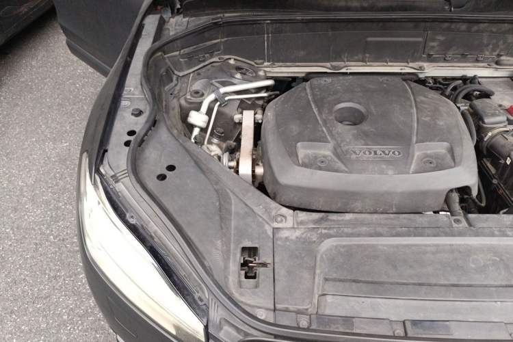 Used Volvo XC90 2015 T6 Zhiyi Edition 7-Seater Engine Bay Right