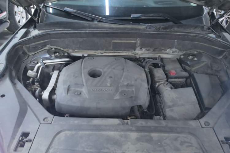 Used Volvo XC90 2015 T6 Zhiya Edition 7-seater Engine Bay