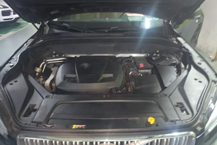 Used Volvo XC90 2015 T6 Prestige 7-Seater Engine Bay