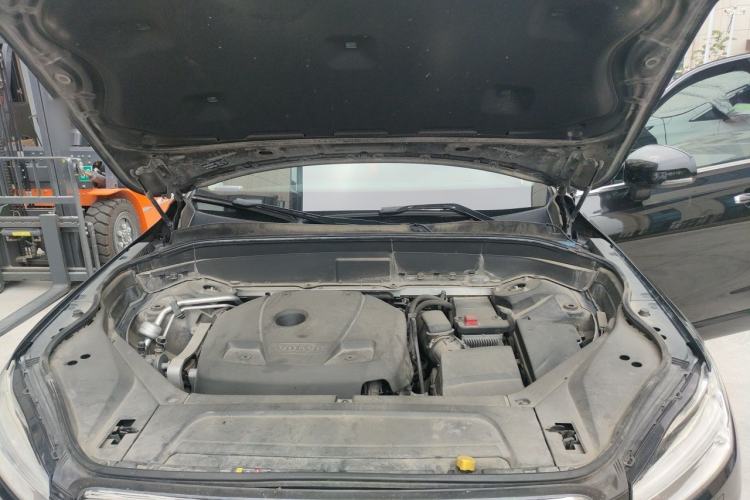 Used Volvo XC90 2015 T6 Zhiya Edition 7-seater Engine Bay