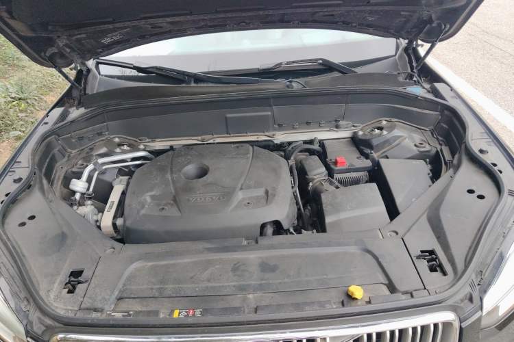 Used Volvo XC90 2015 T6 Prestige 7-Seater Engine Bay