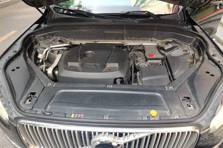 Used Volvo XC90 2015 T6 Zhiyi Edition 7-Seater Engine Bay