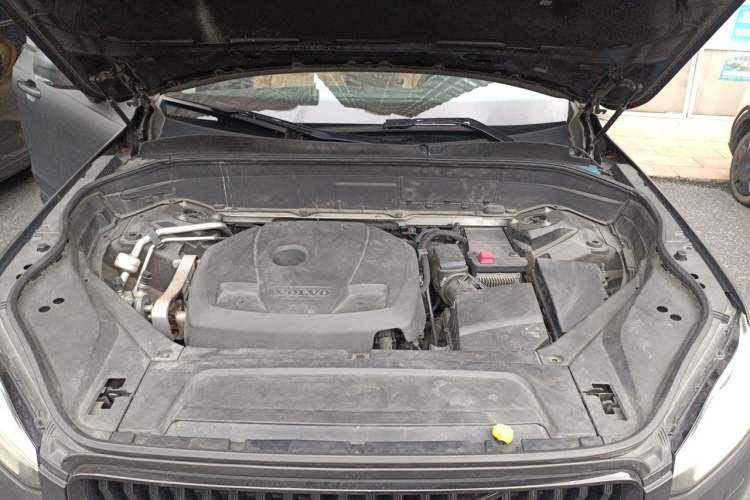 Used Volvo XC90 2015 T6 Zhiyi Edition 7-Seater Engine Bay