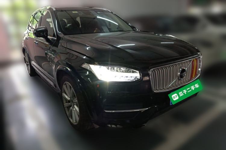 Used Volvo XC90 2015 T6 Prestige 7-Seater Front Right 45 Deg