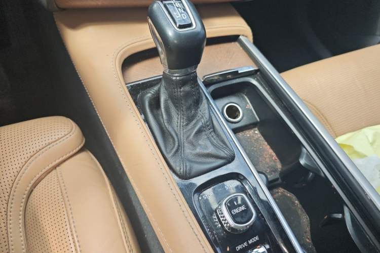 Used Volvo XC90 2015 T6 Prestige 7-Seater Gear Lever