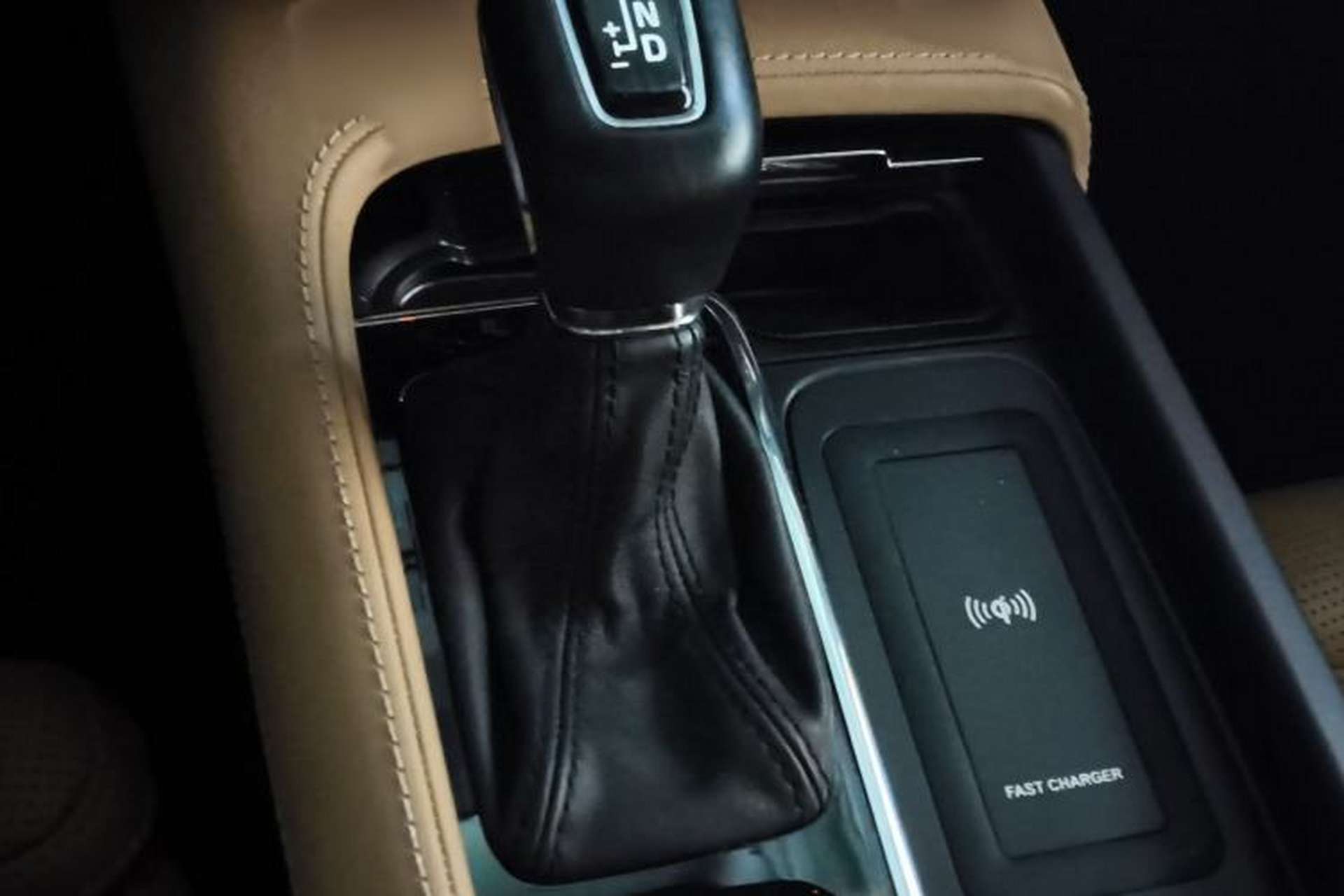 Used Volvo XC90 2015 T6 Prestige 7-Seater Gear Lever