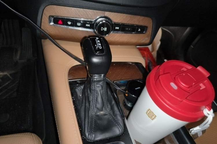 Used Volvo XC90 2015 T6 Limited Edition Gear Lever