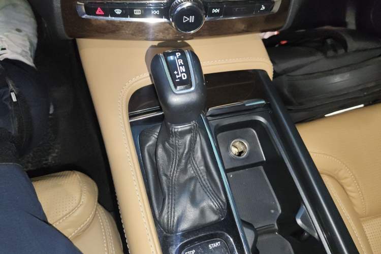 Used Volvo XC90 2015 T6 Zhiya Edition 7-seater Gear Lever