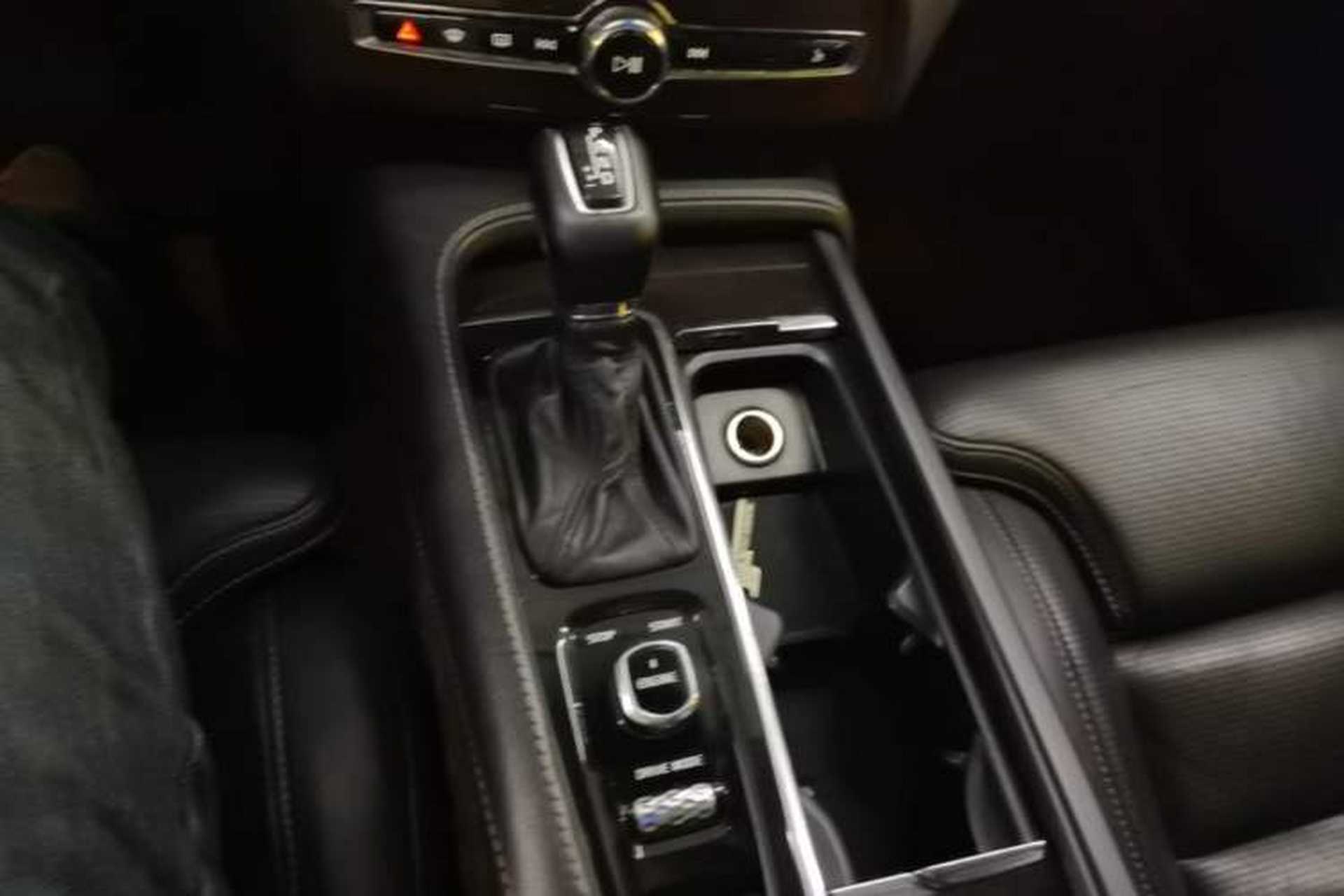 Used Volvo XC90 2015 T6 Luxury Edition 5-seater Gear Lever