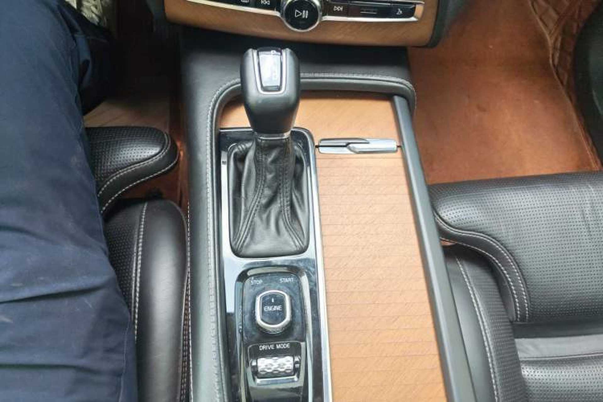 Used Volvo XC90 2015 T6 Prestige 7-Seater Gear Lever
