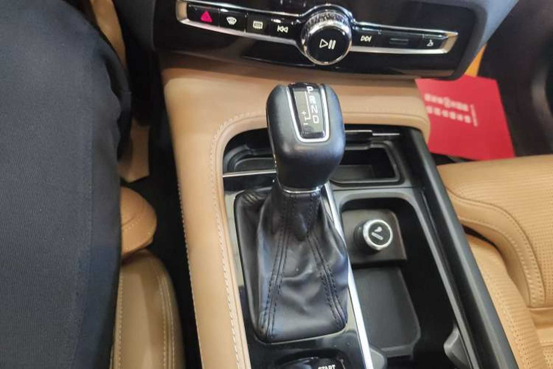 Used Volvo XC90 2015 T6 Prestige 5-seater Gear Lever