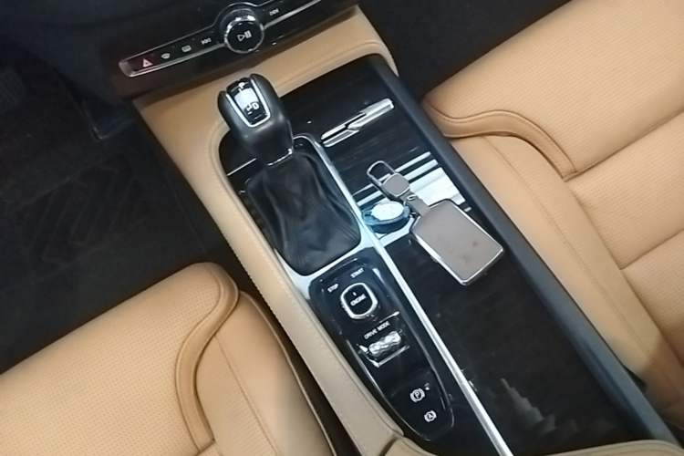 Used Volvo XC90 2015 T6 Zhiya Edition 7-seater Gear Lever