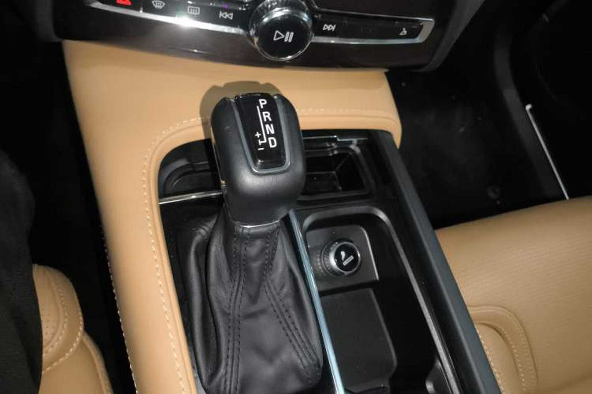 Used Volvo XC90 2015 T6 Prestige 7-Seater Gear Lever