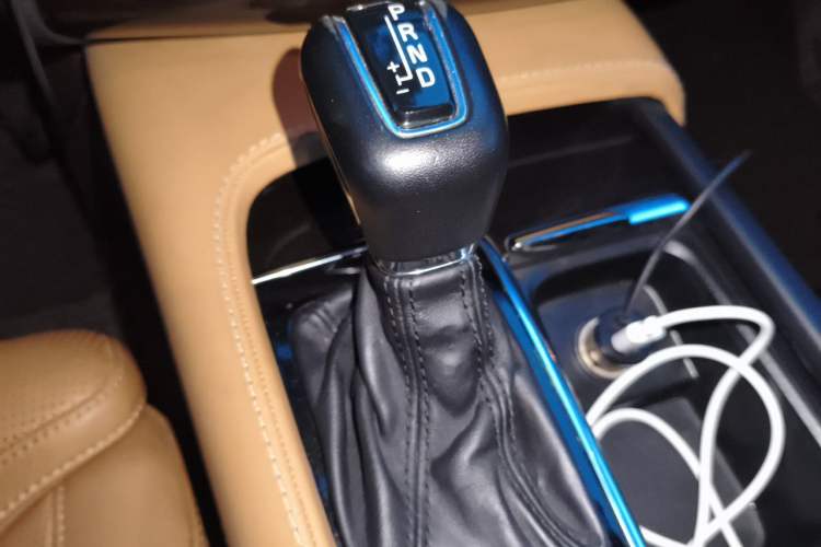 Used Volvo XC90 2015 T6 Prestige 7-Seater Gear Lever