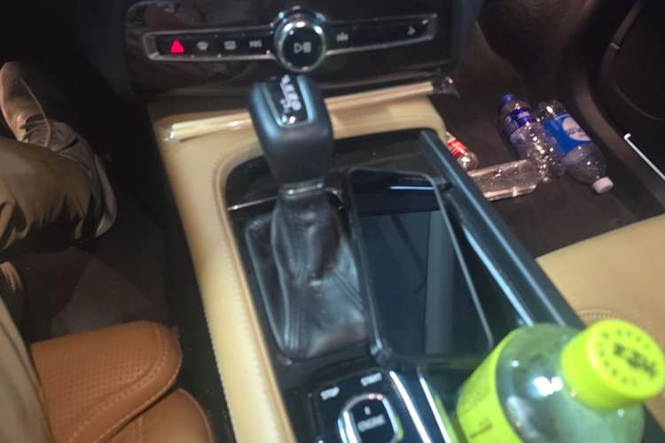 Used Volvo XC90 2015 T6 Prestige 7-Seater Gear Lever