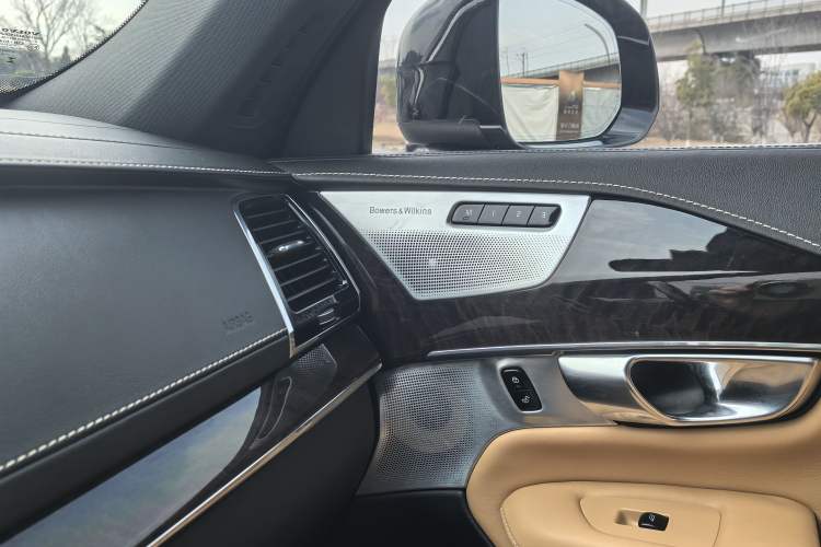 Used Volvo XC90 2015 T6 Prestige 7-Seater Interior 13