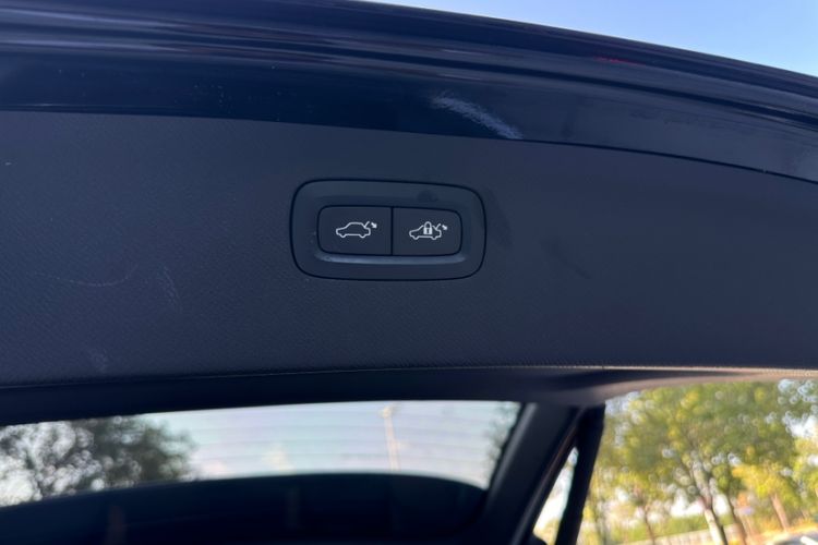 Used Volvo XC90 2015 T6 Prestige 7-Seater Interior 2