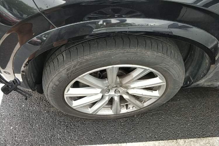 Used Volvo XC90 2015 T6 Prestige 7-Seater Left Front Wheel Hub