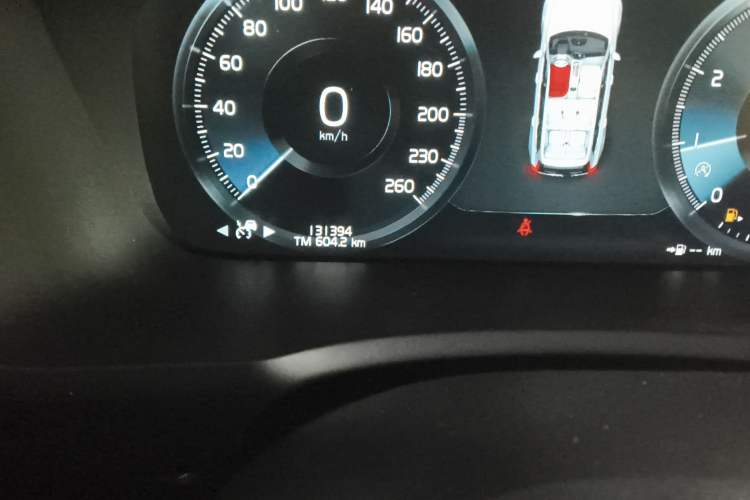 Used Volvo XC90 2015 T6 Prestige 7-Seater Odometer Close Up